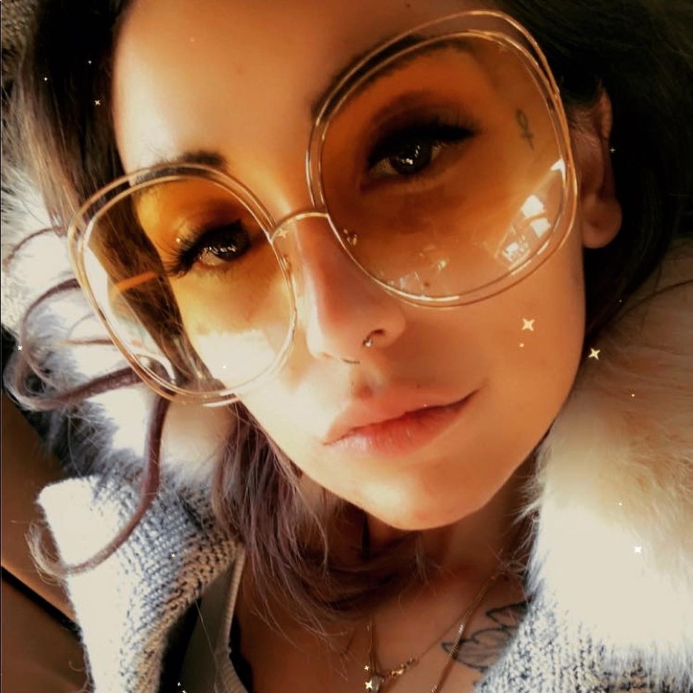 Meet your Posher, Sasha